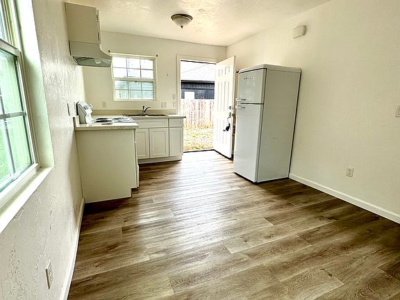 4th image of 1010 N Kentucky Ave #1/2
