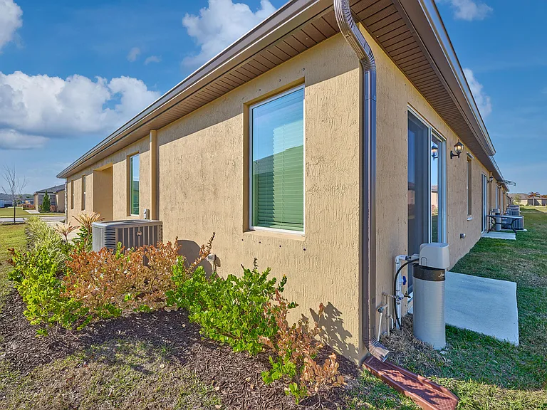 1810 Celebration Dr — Photo 12
