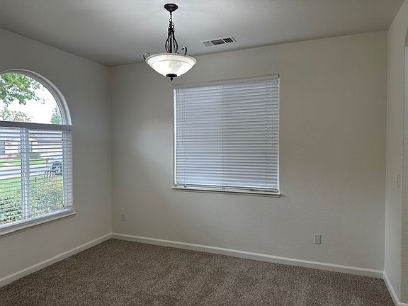 3rd image of 3479 Grant Park Dr