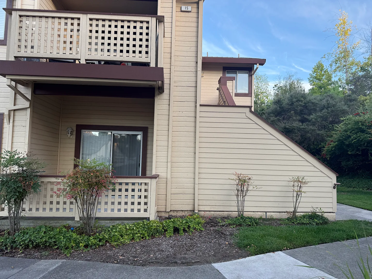 2 bed, 930 sqft, $2,800 — Photo 2