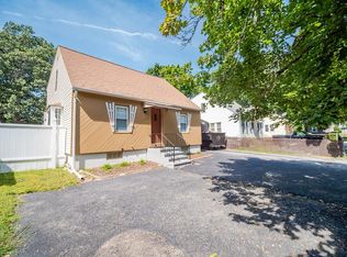 20 Walworth St, Worcester, MA 01602