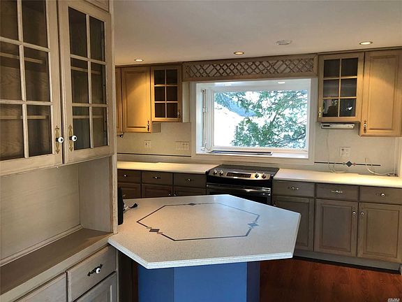 4th image of 14 Wakefield Ave