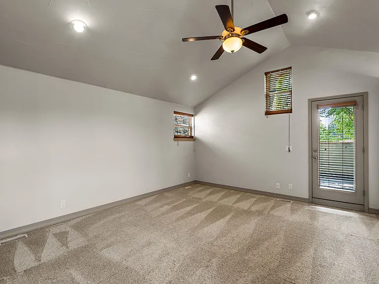1275 S Clayton St — Photo 20