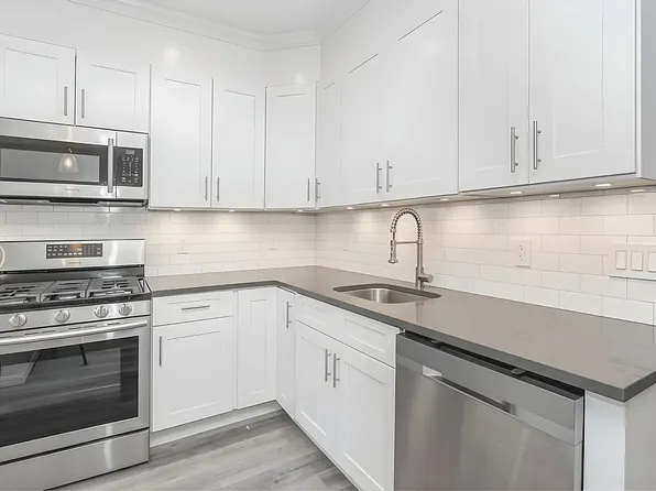 1961 80th St, East Elmhurst, NY 11370