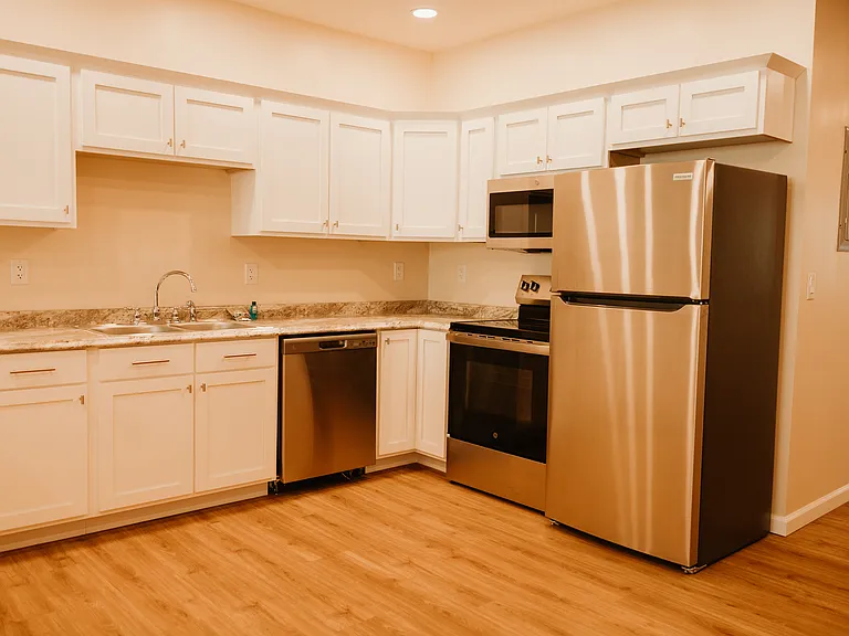 212 Main St #2 — Photo 7