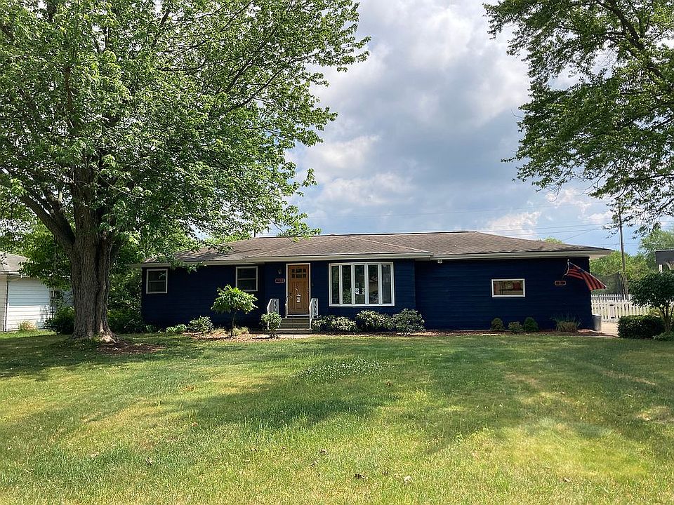 2nd image of 1602 S Cherry Dr