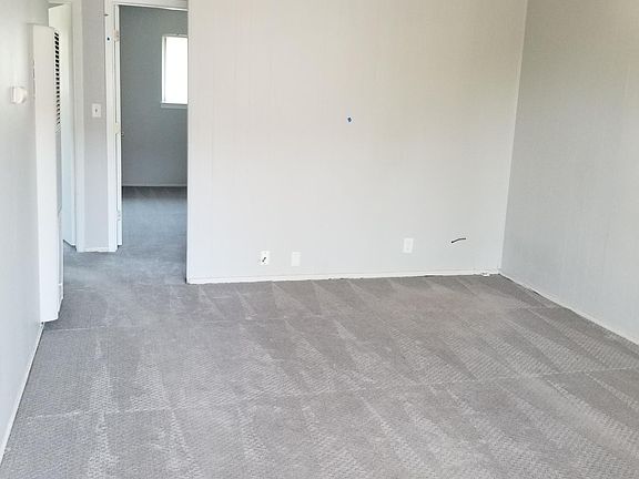 3rd image of 551 Northlake Dr