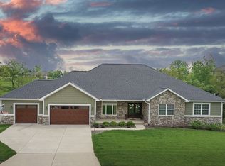 19727 Josarah Ct, Bloomington, IL 61705