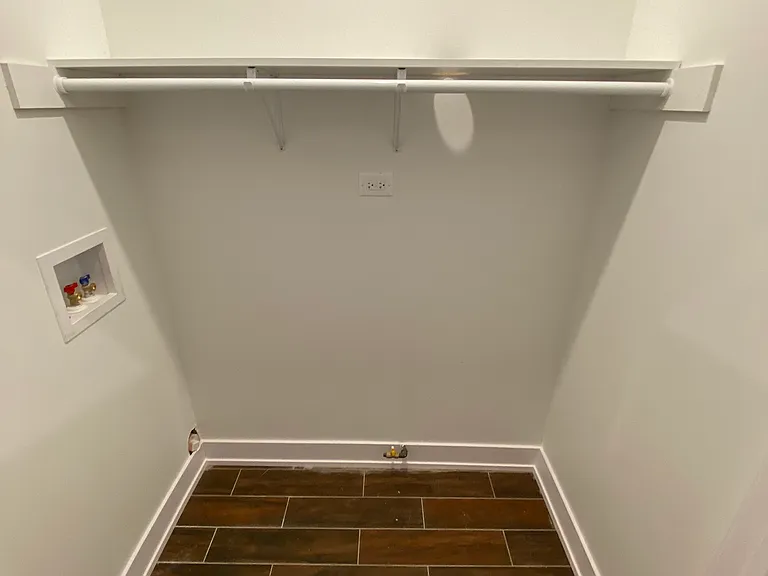 4418 N Austin Ave #101 — Photo 11