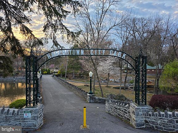 3rd image of 524 Virginia Avenue & Adjacent Lot