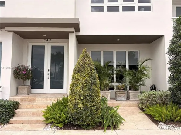 10416 NW 66th St, Doral, FL 33178