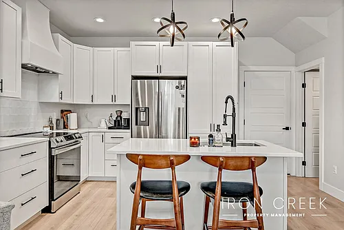 2928 W Davis St Photo 1