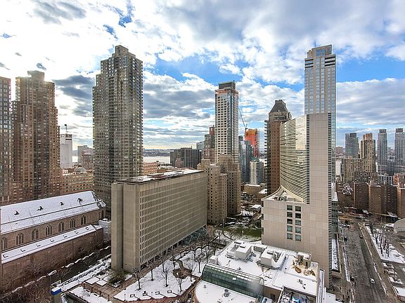 5th image of 44 W 62nd St APT 31A