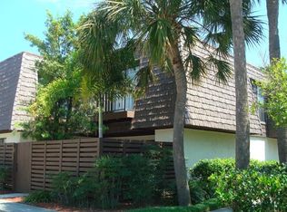 15227 W Pond Woods Dr, Tampa, FL 33618