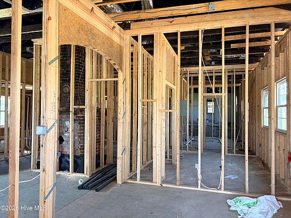 4th image of 206 S 4th Street