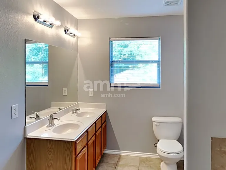 2203 Shady Birch Dr — Photo 11