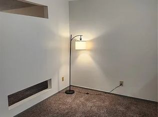 112 W 1st St #112, Pella, IA 50219
