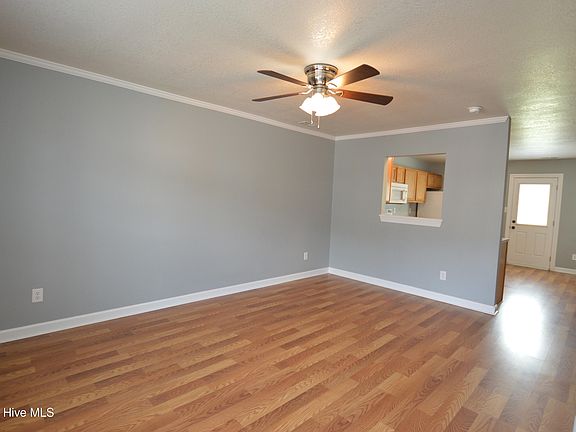 2nd image of 905 Springwood Dr