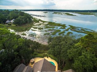 19 Loomis Ferry Rd, Hilton Head Island, SC 29928