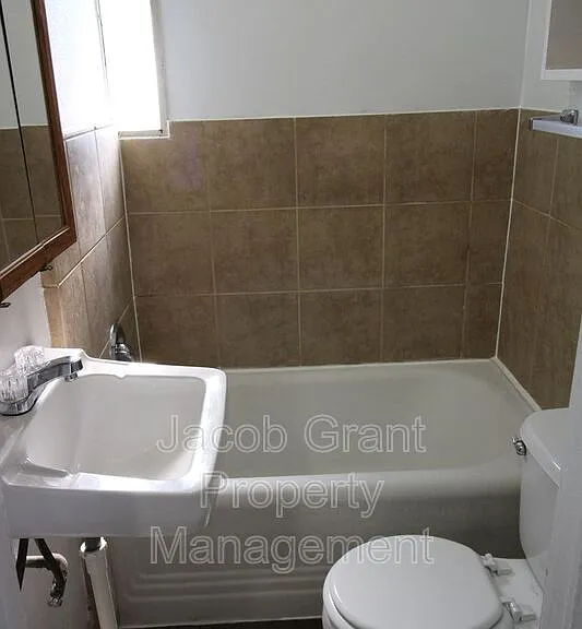 307 H St #1 — Photo 8