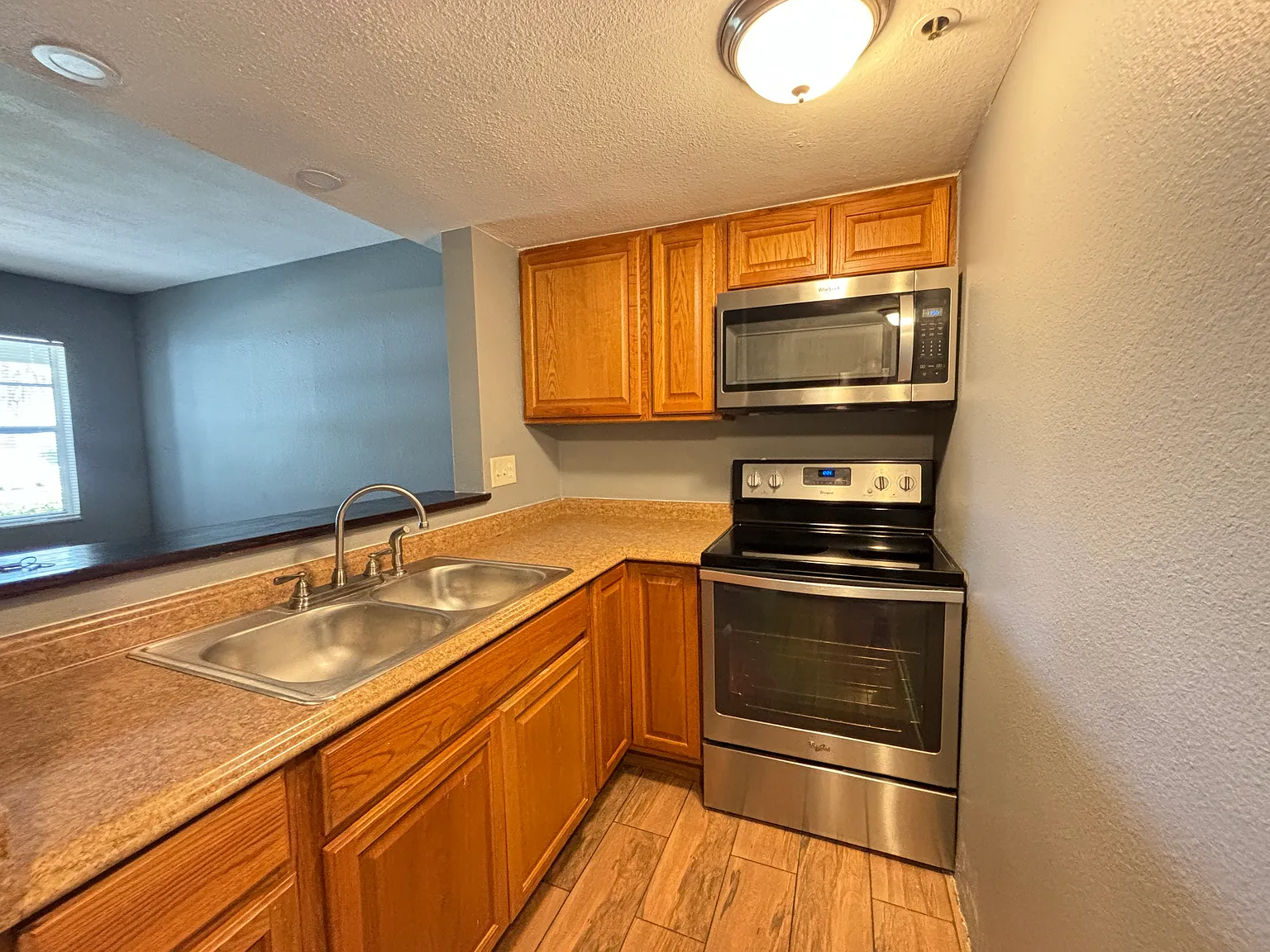 1 Bed, 1 Bath First Floor Condo — Photo 3