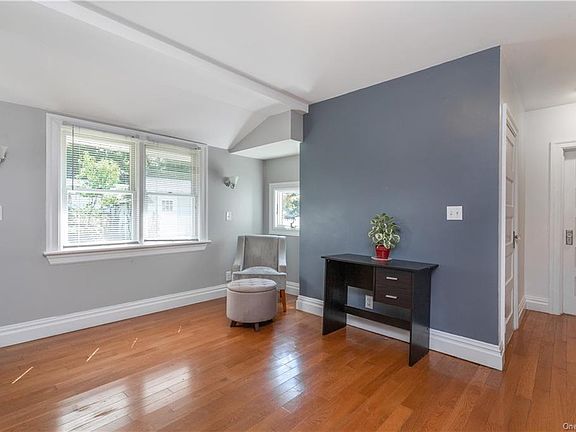 3rd image of 57 Woodlands Ave