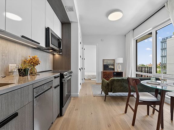 2nd image of 1211 Fulton St #9A
