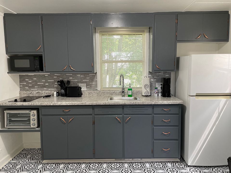1st image of 17 2nd Ave NE #1
