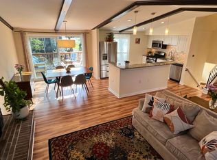 11575 Shadbush Ct, Reston, VA 20191