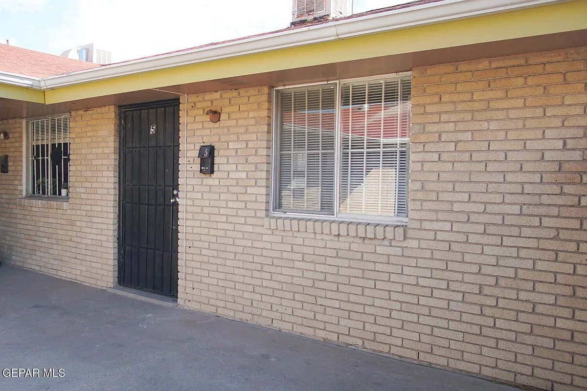 Building Photo - 3600 Keltner Ave #5