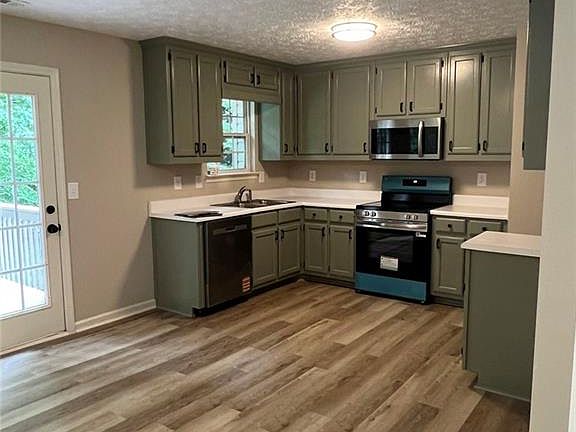 5th image of 4622 Middleboro Ln