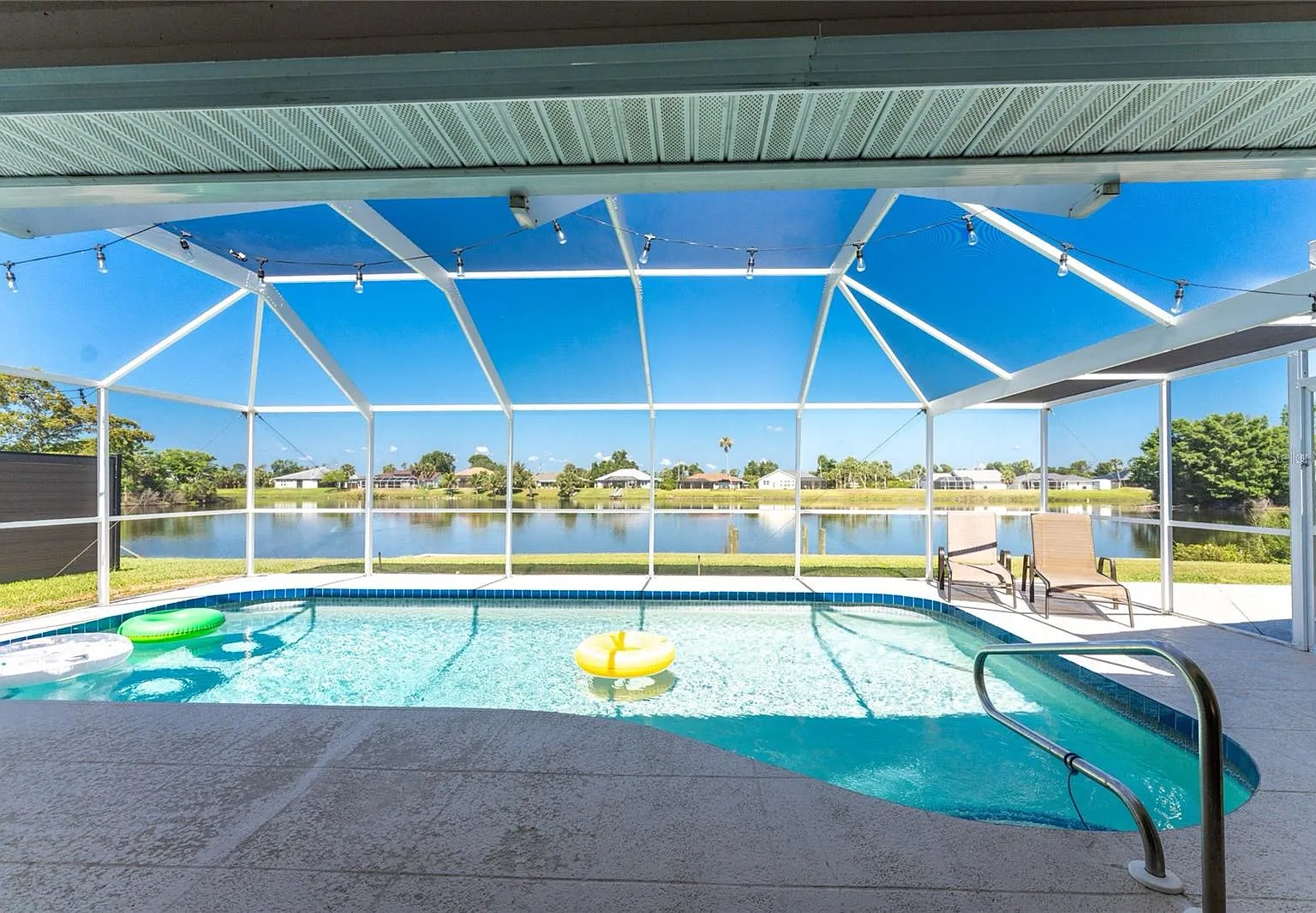 4 bed, 2237 sqft, $2,700 — Photo 2