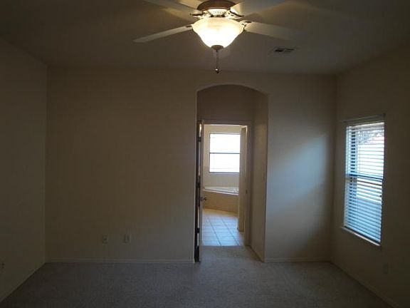 4th image of 363 Wildwood Dr