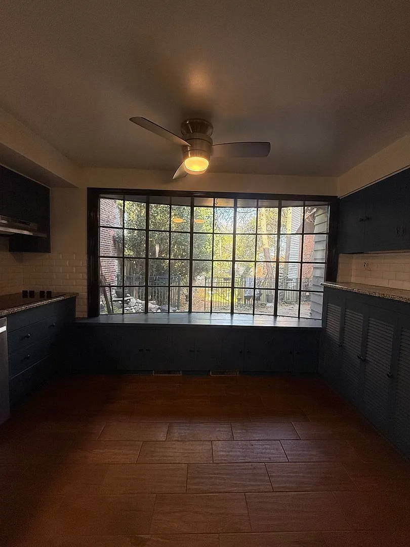 Beautiful 4 BR, 1.5 Bath Townhouse w/off street parking — Photo 4