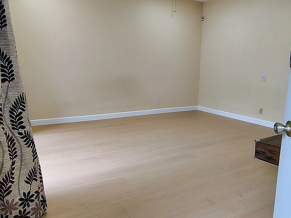 2nd image of 1542 Thornleaf Way