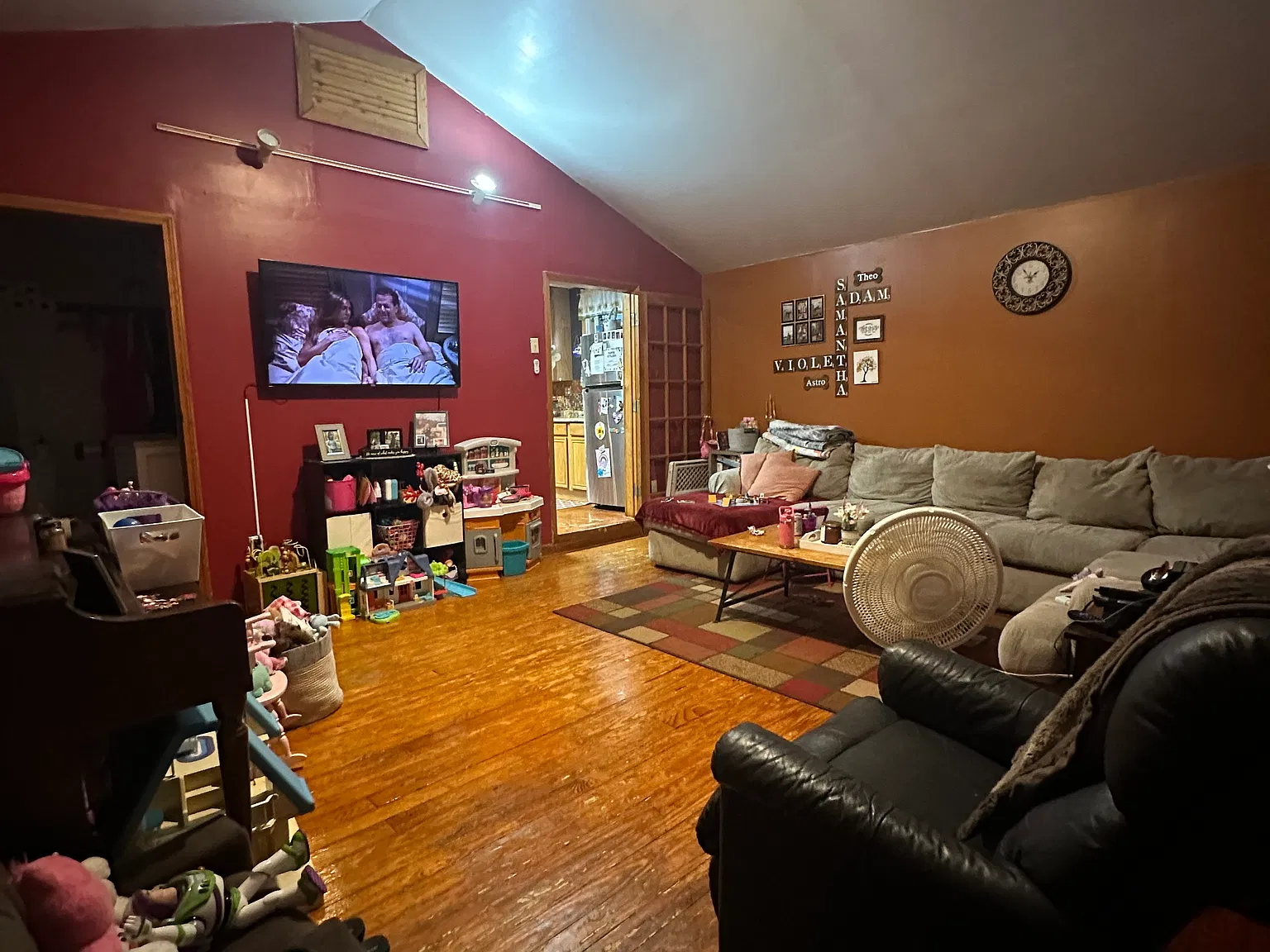 3 bed, 1400 sqft, $1,800 — Photo 3