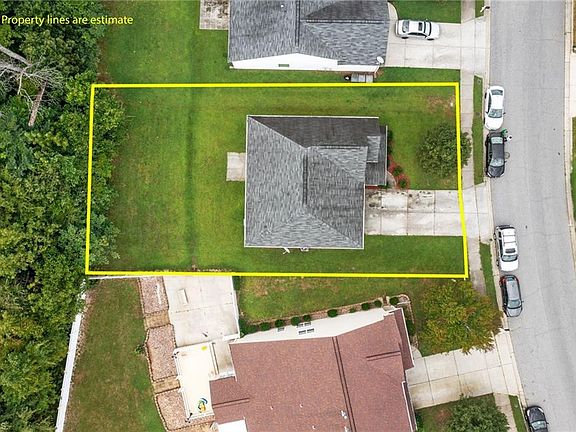 3rd image of 3705 Whitworth Dr