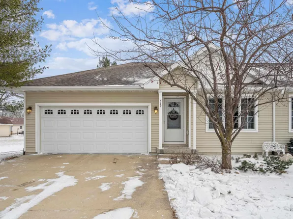 807 Janet Dr #D, Dunkerton, IA 50626