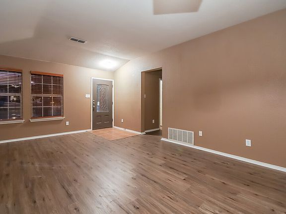 3rd image of 2412 Castle Pines Dr
