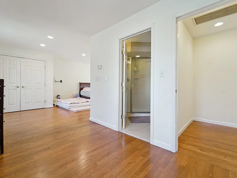 324 Brook St #324 — Photo 22