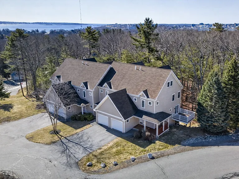 60 Ridge Rd — Photo 1