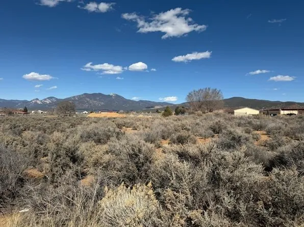ROY Rd, Taos, NM 87571