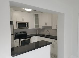 9230 SW 41st St, Miami, FL 33165