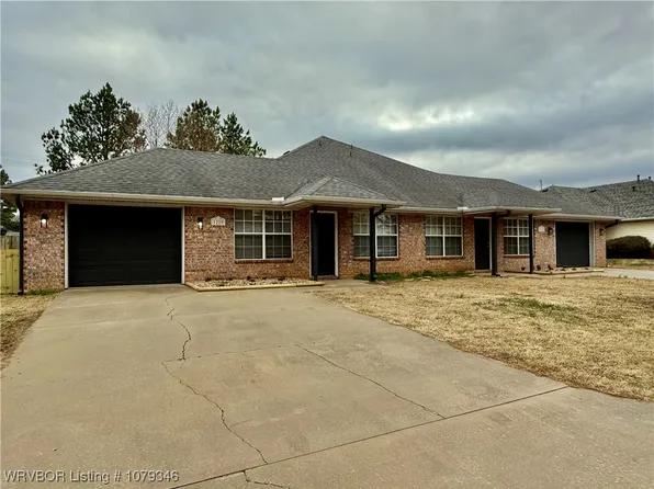 1218-1220 Mesa Dr, Fort Smith, AR 72908