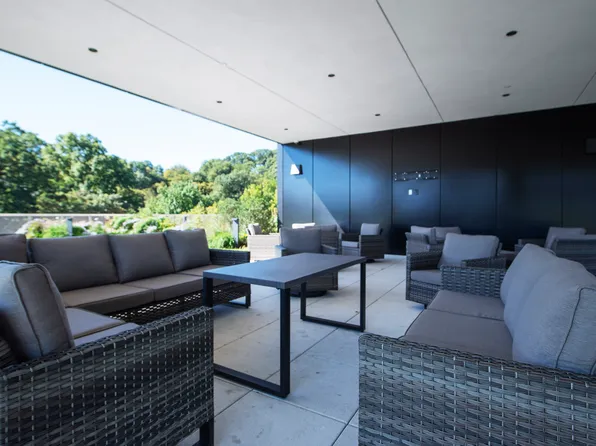 4650 Broadway image 24 of 30