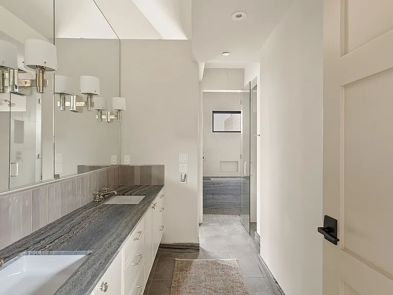 1325 N Dewey Ave #1325 — Photo 33