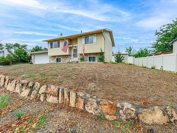 2nd image of 2703 1/2 Rincon Dr