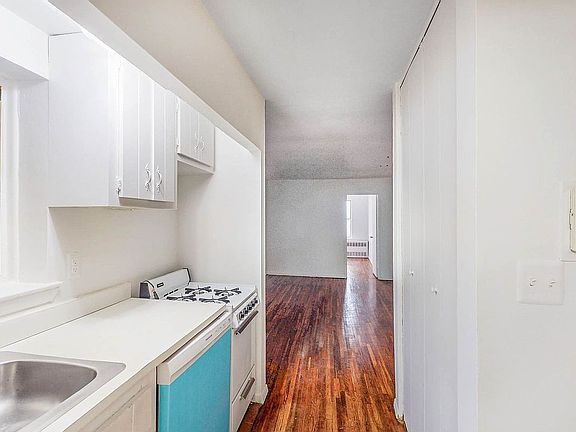5th image of 324 E 35th St APT 3B
