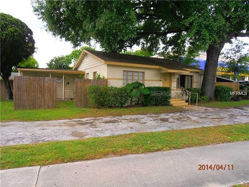 2nd image of 3548 Edgewater Dr