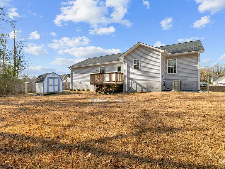 322 Reid Ct N — Photo 33